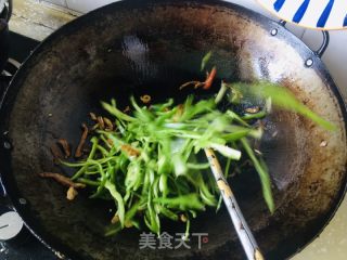 青椒炒羊肉的做法步骤：9