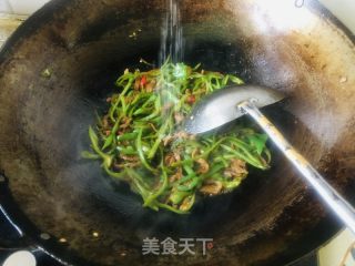 青椒炒羊肉的做法步骤：11