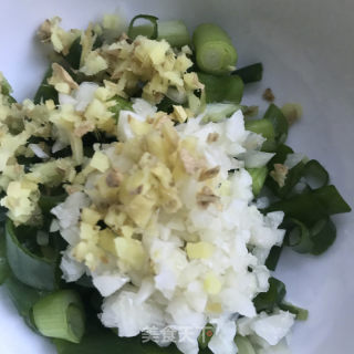 豆瓣酱炒蒜苔腊肉的做法步骤：5