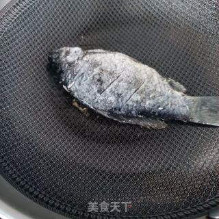 水萝卜鲫鱼汤的做法步骤：11