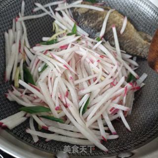 水萝卜鲫鱼汤的做法步骤：16