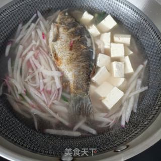 水萝卜鲫鱼汤的做法步骤：18