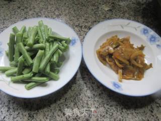 榨菜丝炒四季豆的做法步骤：1