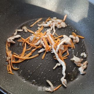螺丝椒肉丝炒白玉菇的做法步骤：8