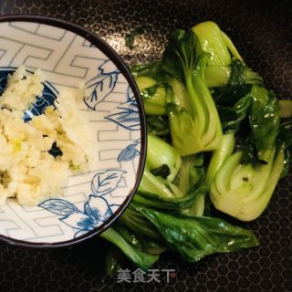 蒜蓉油菜的做法步骤：4