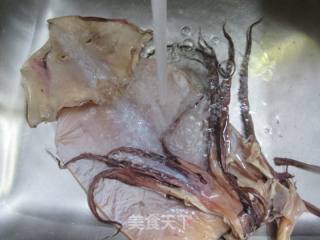 茭白鱿鱼鲞炒西兰花的做法步骤：3