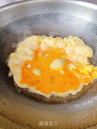 黄瓜炒鸡蛋的做法步骤：3