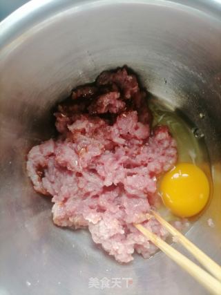 鲜肉馄饨的做法步骤：1