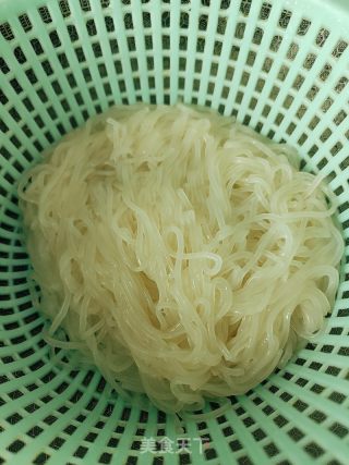 牛肉炒魔芋粉丝的做法步骤：6