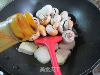 蘑菇烧素鸡的做法步骤：6