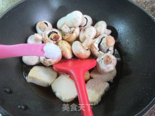 蘑菇烧素鸡的做法步骤：7
