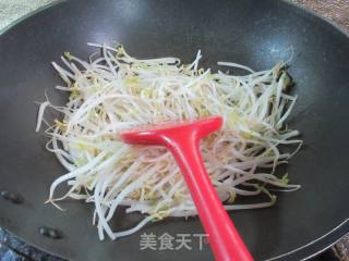 茶树菇炒绿豆芽的做法步骤：4