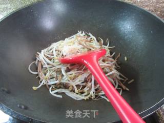 茶树菇炒绿豆芽的做法步骤：8