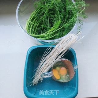 茴香粉条素馅水饺的做法步骤：1