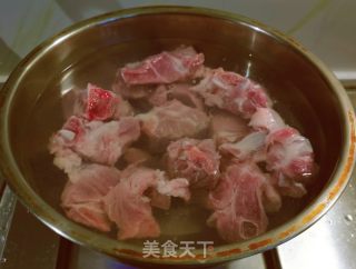 山药排骨汤的做法步骤：1