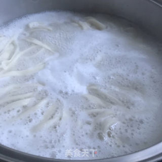 番茄鸡蛋拌手擀面的做法步骤：9