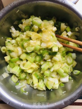 辣椒大葱煎鸡蛋的做法步骤：5