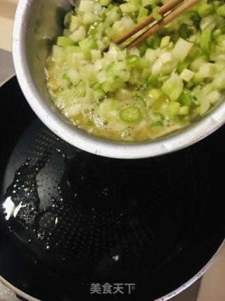 辣椒大葱煎鸡蛋的做法步骤：6