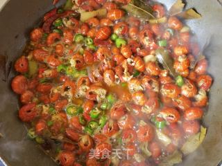 双椒麻辣龙虾尾的做法步骤：14