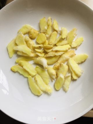 荆芥拌子姜的做法步骤：3