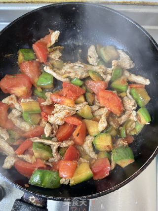 茄子番茄炒肉丝的做法步骤：7