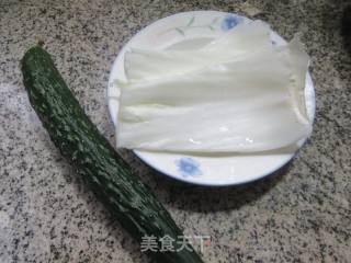 青瓜拌大白菜梗的做法步骤：1
