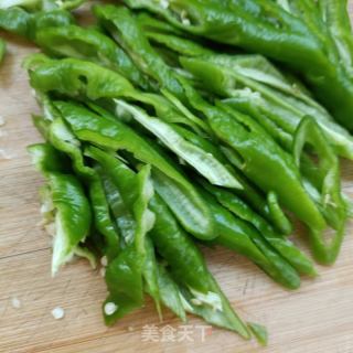 肉丝炒螺丝椒的做法步骤：2