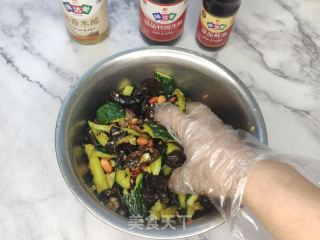 瘦身黄瓜拌木耳的做法步骤：10