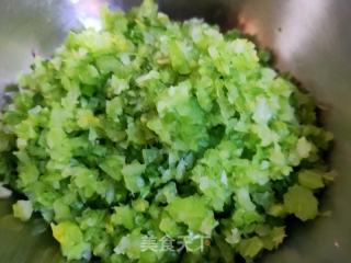 猪肉三鲜杏鲍菇西芹包子的做法步骤：9