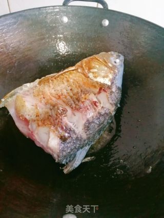 家常鲤鱼的做法步骤：2