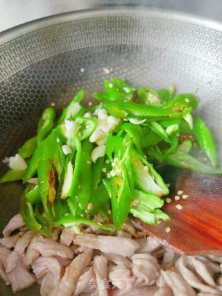 青椒炒肉的做法步骤：5