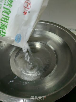 酱香糖醋蒜的做法步骤：1