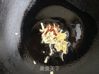 尖椒炒圆白菜丝的做法步骤：3