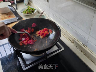 番茄鱼丸汤的做法步骤：2