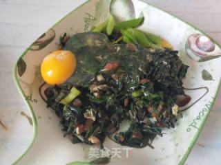 鸡蛋煎柳蒿芽的做法步骤：2