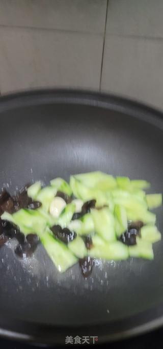 青瓜木耳炒肉饼瘦肉的做法步骤：6