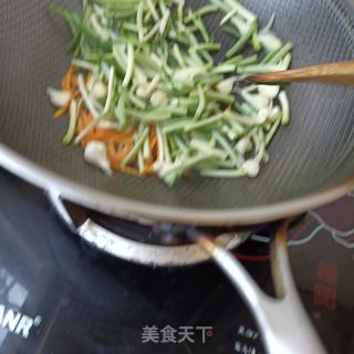 薤白炒猪肝的做法步骤：6