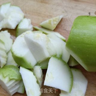 鲍鱼菜椒拌茭瓜的做法步骤：1