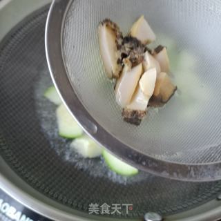 鲍鱼菜椒拌茭瓜的做法步骤：7