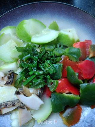 鲍鱼菜椒拌茭瓜的做法步骤：12