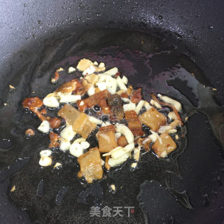 油渣炒菜芯的做法步骤：4