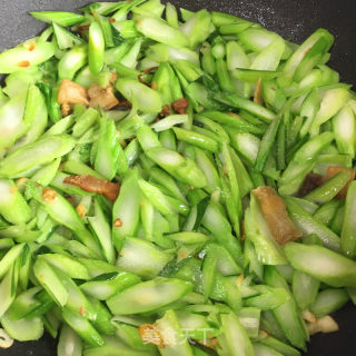油渣炒菜芯的做法步骤：5
