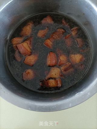 茄子红烧肉焖面的做法步骤：1