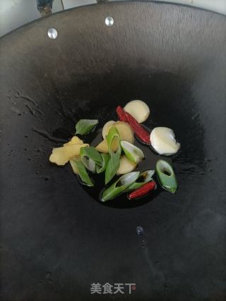 茄子红烧肉焖面的做法步骤：6