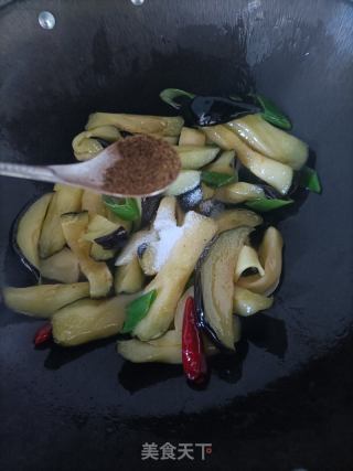茄子红烧肉焖面的做法步骤：8