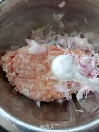 番茄汆芍药花肉丸的做法步骤：6