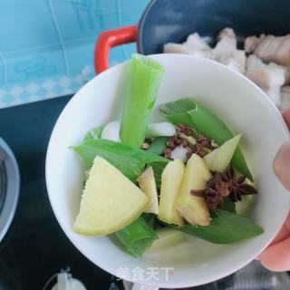 五花肉烧土豆的做法步骤：3