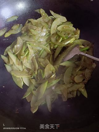 清炒黄瓜的做法步骤：3
