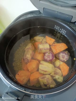 绿豆番薯汤的做法步骤：1