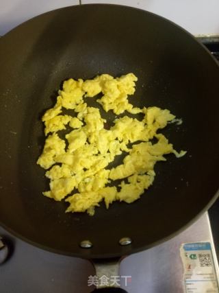 蒜苔鸡蛋炒饭的做法步骤：2